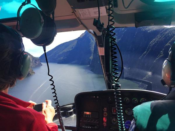 helicopter milford sound