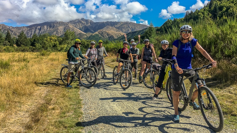 Biking Queenstown Trail