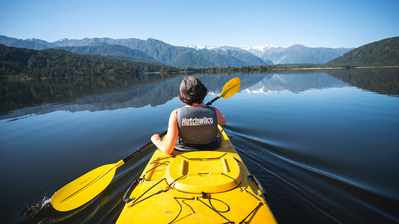 Kayaking on Lake Mapourika