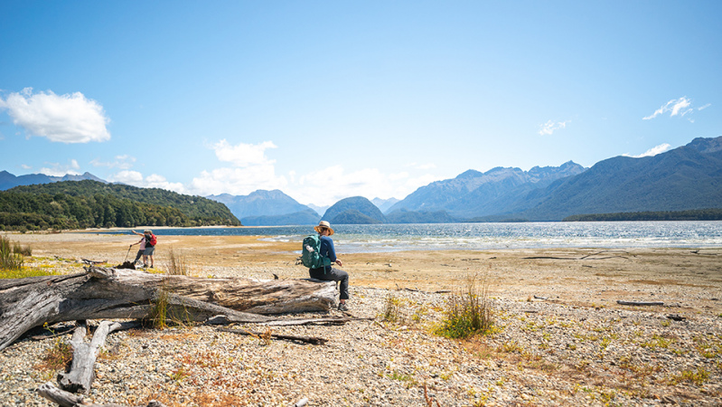 The gorgeous shoreline of Lake Manapouri on the Kepler Track. 