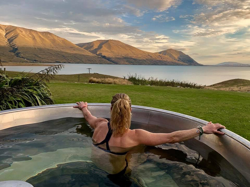 Hot tub at Ohau Quarters