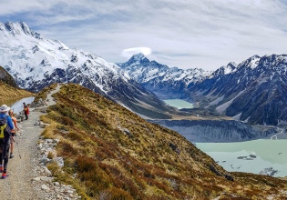 Sealy Tarn Aoraki Mt Cook National Park